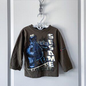 2008 Sesame Street Cookie Monster Skateboarding Long Sleeve